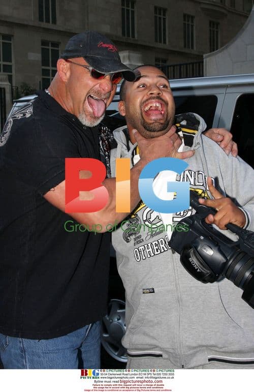 Bill Goldberg poses with NYPD