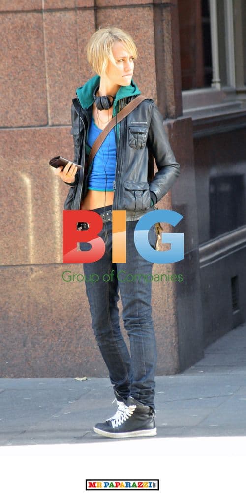 Ruta Gedmintas and Laura Fraser on 'Lip Service' set