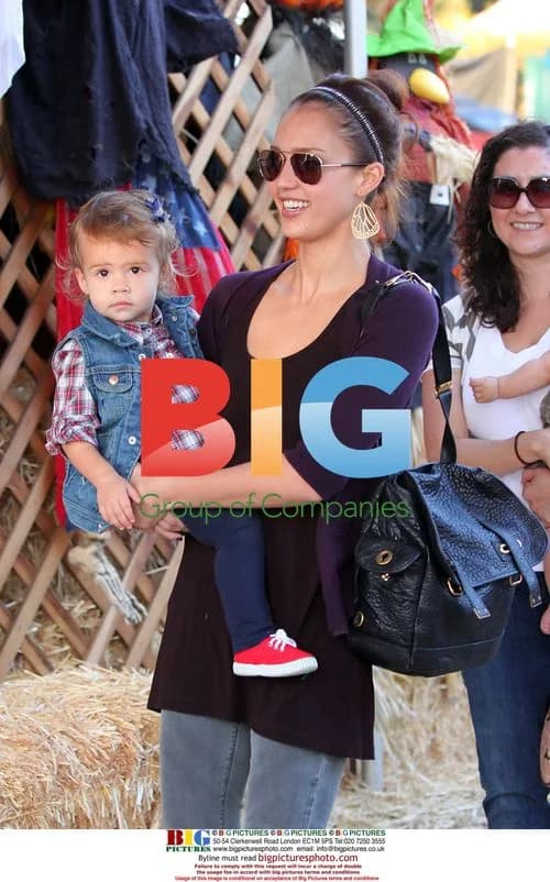 Jessica Alba and Daughter at Pumpkin Patch