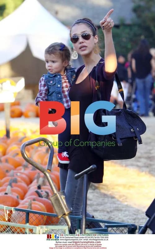 Jessica Alba and Daughter at Pumpkin Patch