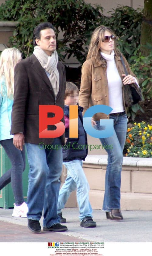 Elizabeth Hurley at Eurodisney with family