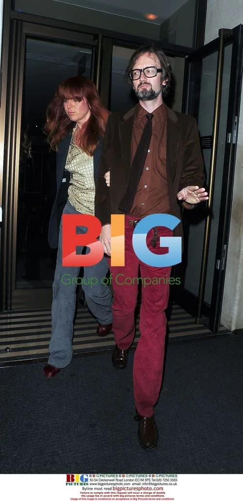 Jarvis Cocker Gives to Homeless in London