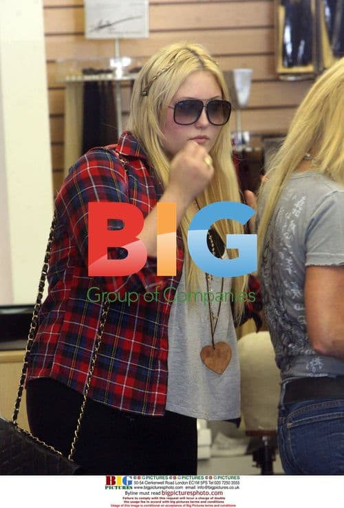 Pamela and Hayley Hasselhoff Go Shopping