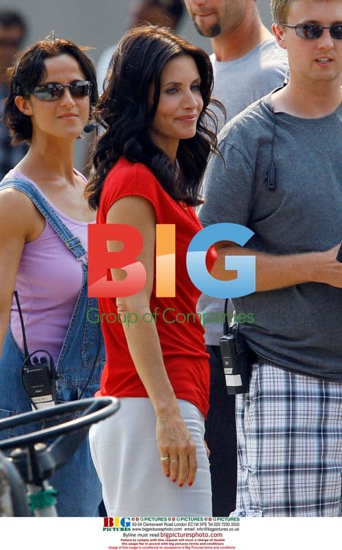 Courtney Cox on 'Cougar Town' Set