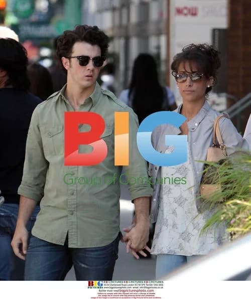Jonas Brothers Get Medical Check-Up
