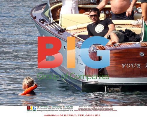Liam Gallagher on Boat with Nicole Appleton