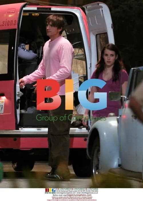 Ashton Kutcher and Emma Roberts on set of "Valentines Day"