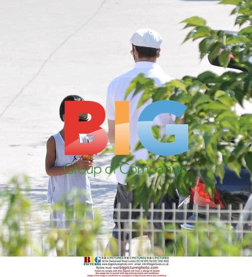 Brad Pitt and Angelina Jolie at Pet Shop