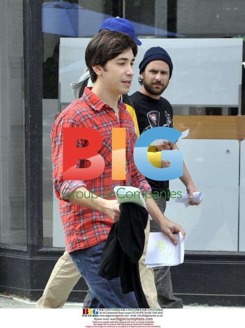 Actors Justin Long and Charlie Day on 'Going the Distance' set