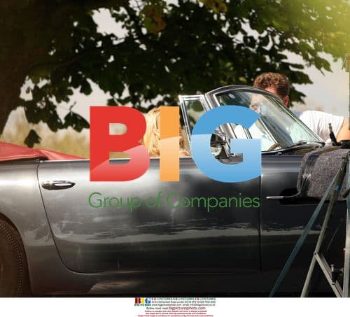 Model Elle Mcpherson Filming 'The Beautiful Life'