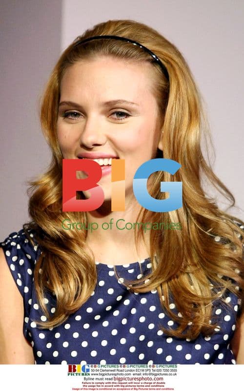 Scarlett Johansson and Pete Yorn in Paris