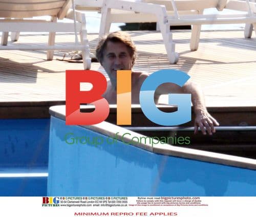 Bryan Ferry and girlfriend on vacation