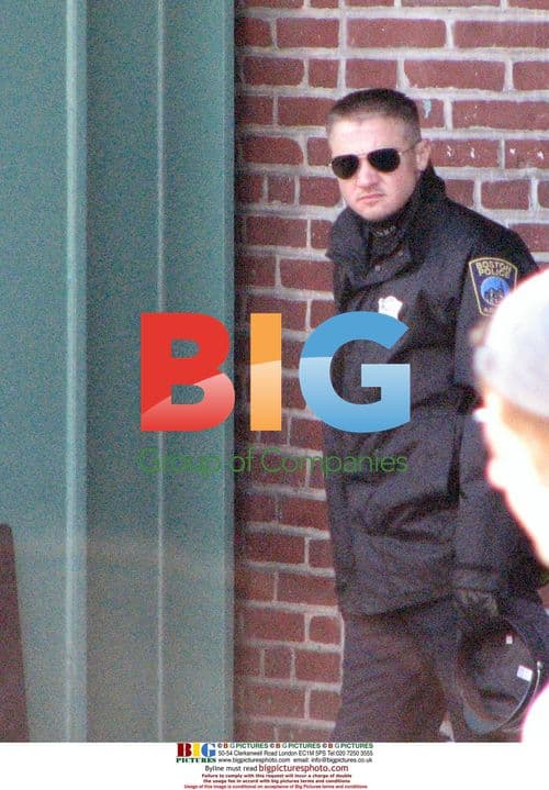 Ben Affleck and Jeremy Renner on 'The Town' set