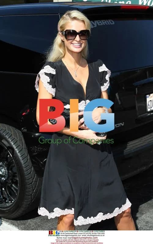 Paris Hilton Grocery Shopping