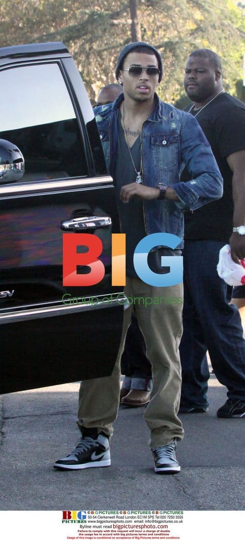 Chris Brown Shows Off New Chest Tattoo