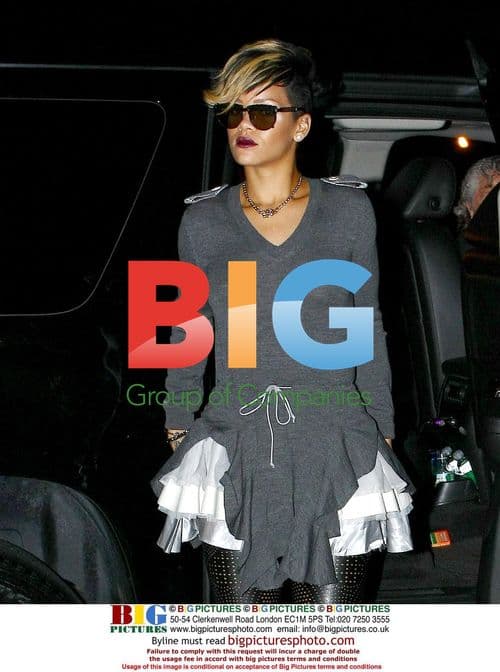 Rihanna Spotted at Avenue in NYC
