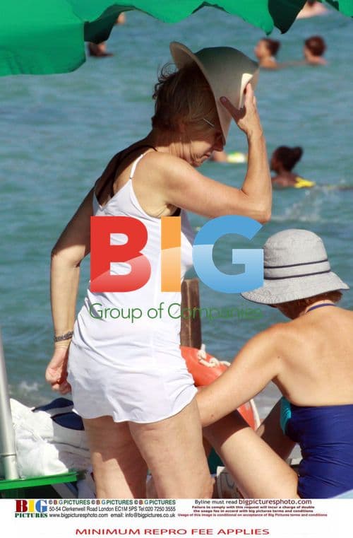 Helen Mirren Relaxes on Italian Beach