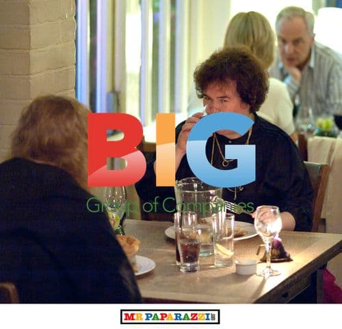 Susan Boyle Spotted at Pub in Chiswick