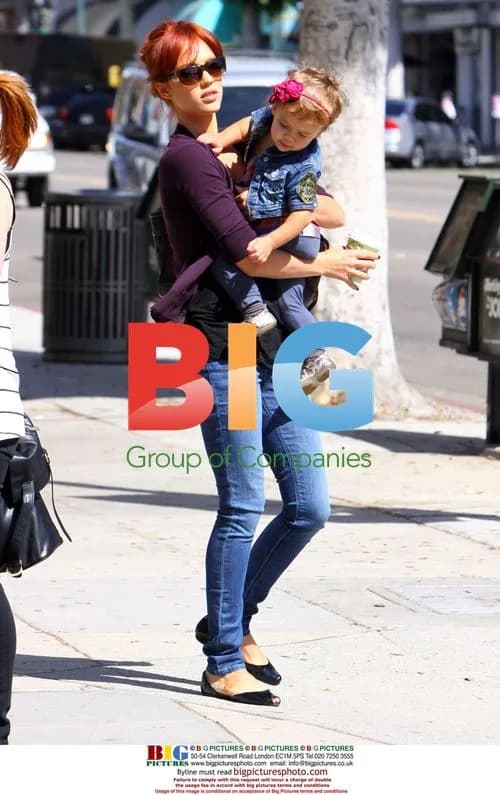 Jessica Alba and Daughter at Urth Cafe
