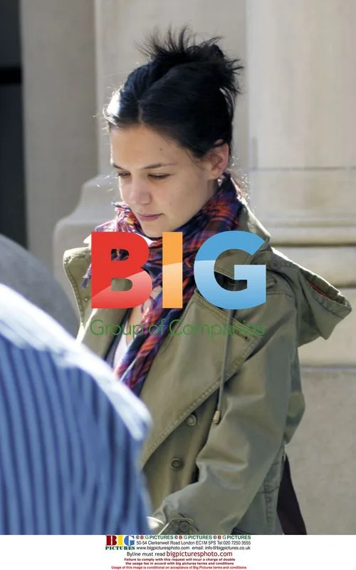Katie Holmes Leaving NYC Apartment