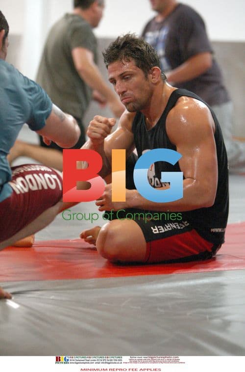 Alex Reid trains for fight