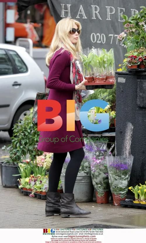 Claudia Schiffer Shops for Flowers