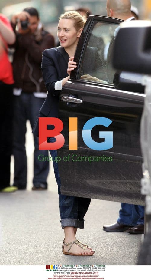 Kate Winslet takes son to school in NYC