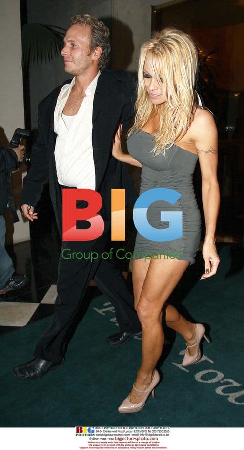 Pamela Anderson leaving Plaza Towers