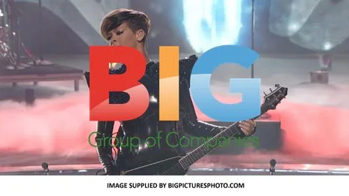 Rihanna on American Idol in NYC