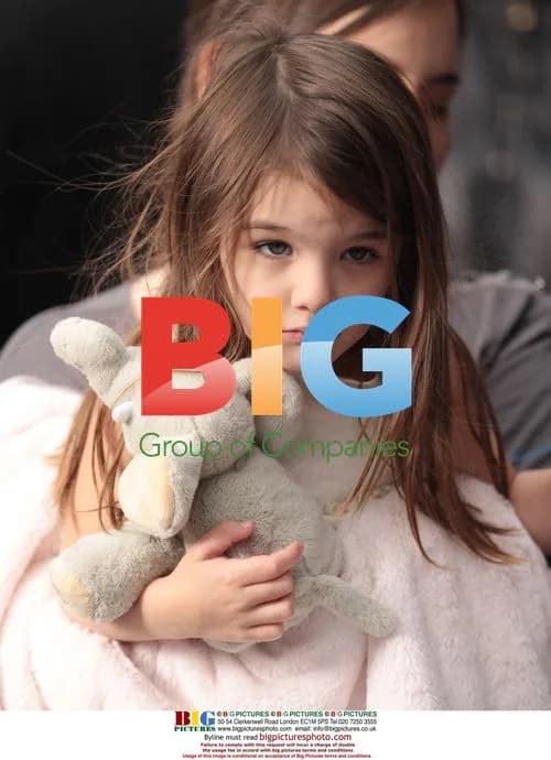 Suri Cruise visits mom Katie Holmes on film set