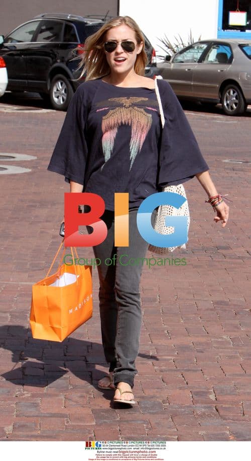 Kristin Cavallari Shopping in Malibu