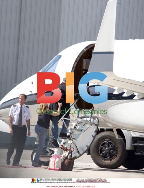 Dennis Hopper Departs on Family Vacation