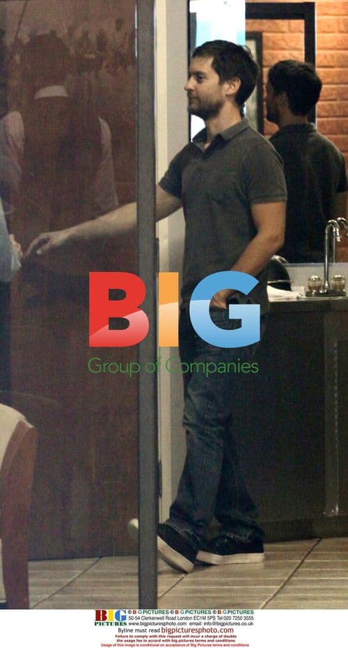 Tobey Maguire Getting Shave in Beverly Hills