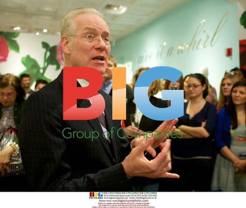 Tim Gunn showcases Kate Spade spring fashion