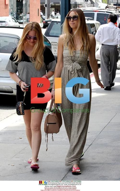 Whitney Port Leaving Nail Salon