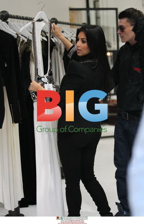 Kim Kardashian Shopping in Sydney