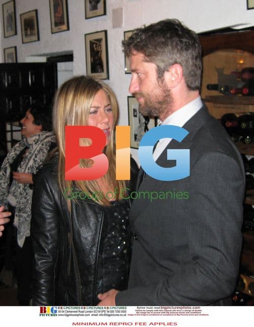 Jennifer Aniston dances at flamenco party