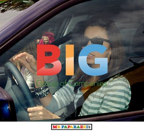 Eva Longoria Parker buys sunglasses