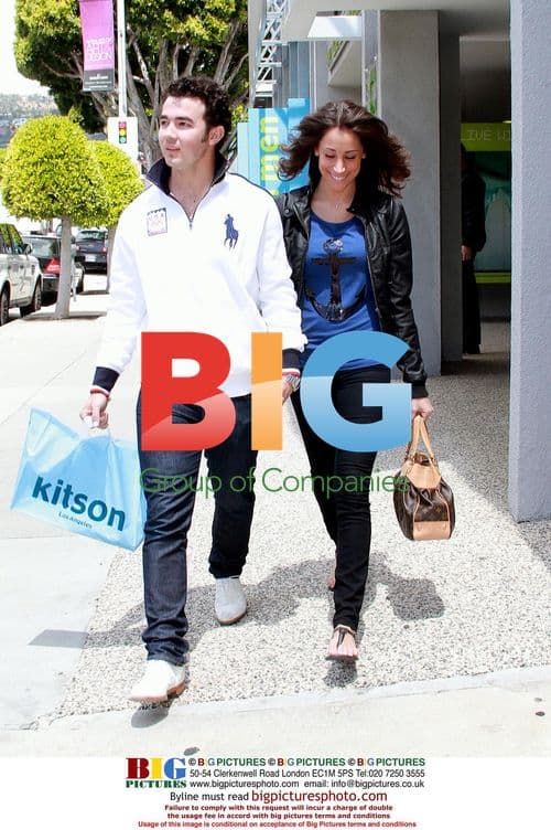 Kevin Jonas and Danielle Deleasa Shopping