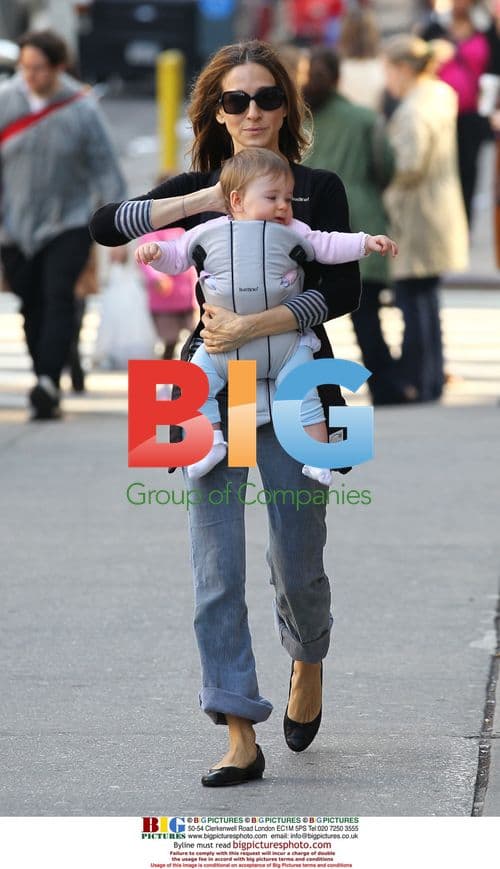 Sarah Jessica Parker Takes Son to School