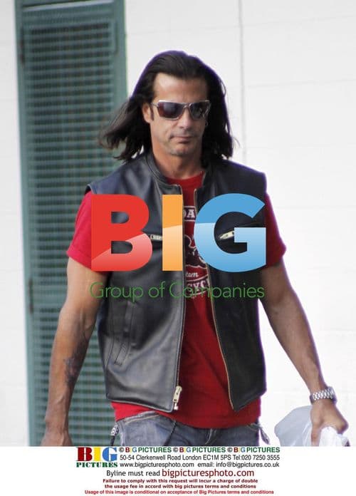 Actor Lorenzo Lamas Running Errands