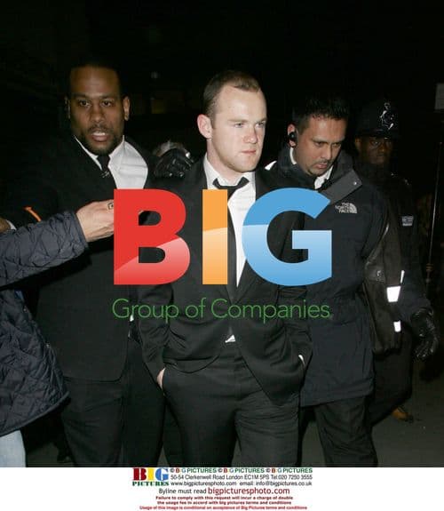 Wayne Rooney Wins PFA Player of the Year 2010