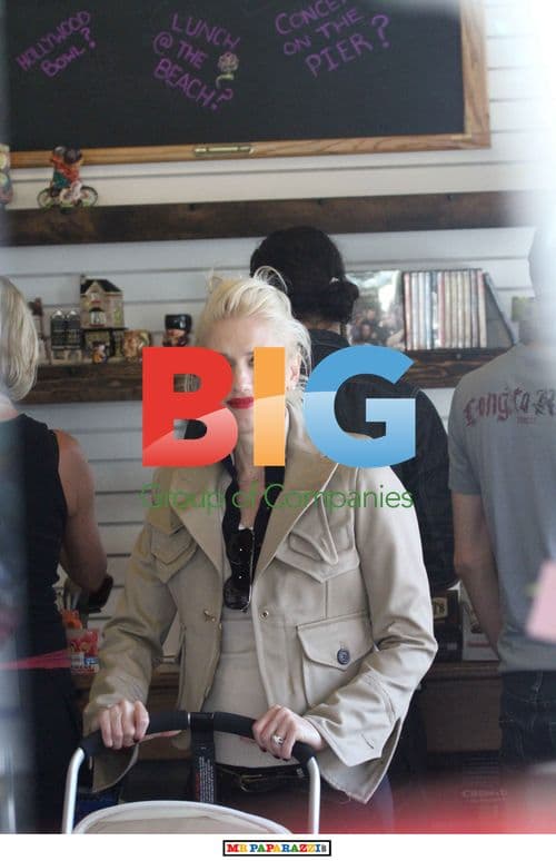 Gwen Stefani Family Shopping in Santa Monica