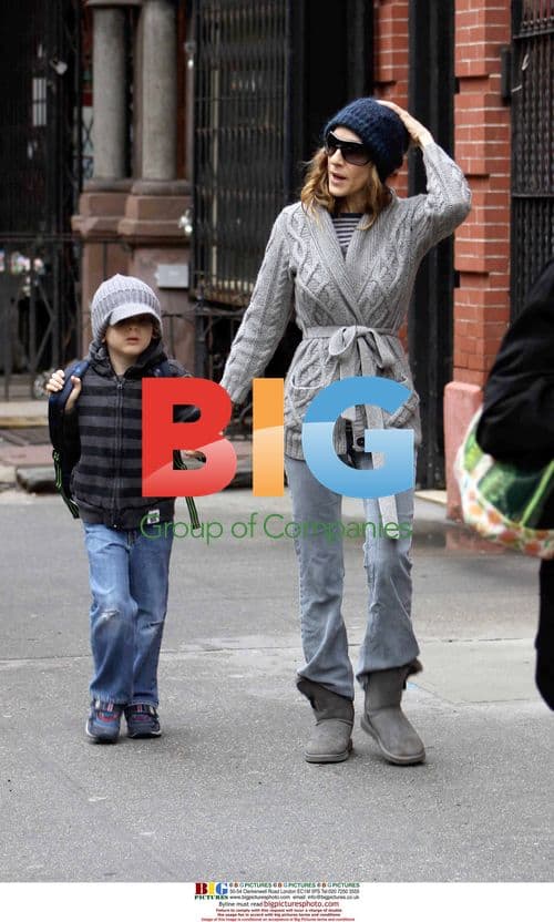 Sarah Jessica Parker Takes Son to School