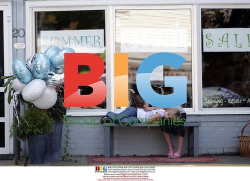 Children Rest Before Clinton-Mezvinsky Wedding