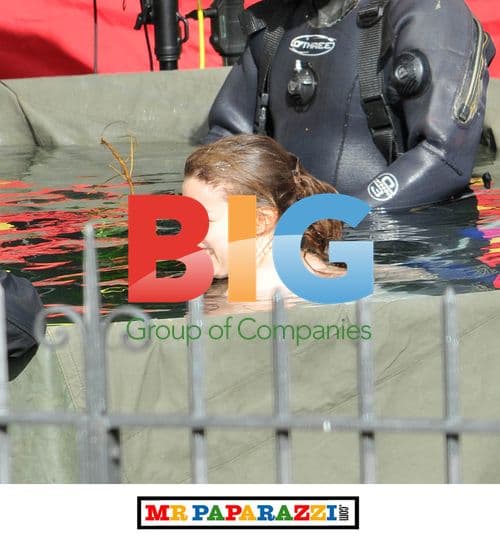 Kelly MacDonald filming 'Decoy Bride' in Glasgow