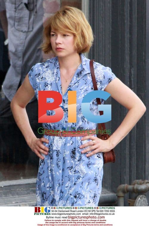 Michelle Williams films 'Take This Waltz' in Toronto