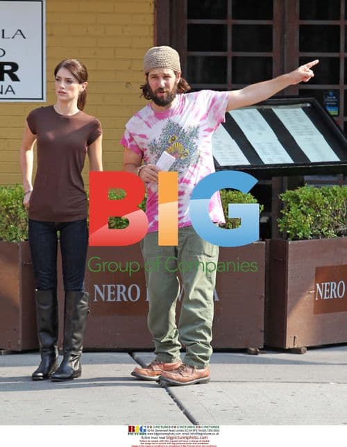 Paul Rudd on set of "My Idiot Brother"