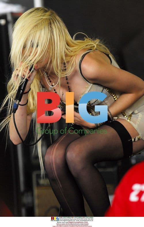 Taylor Momsen at Vans Warped Tour