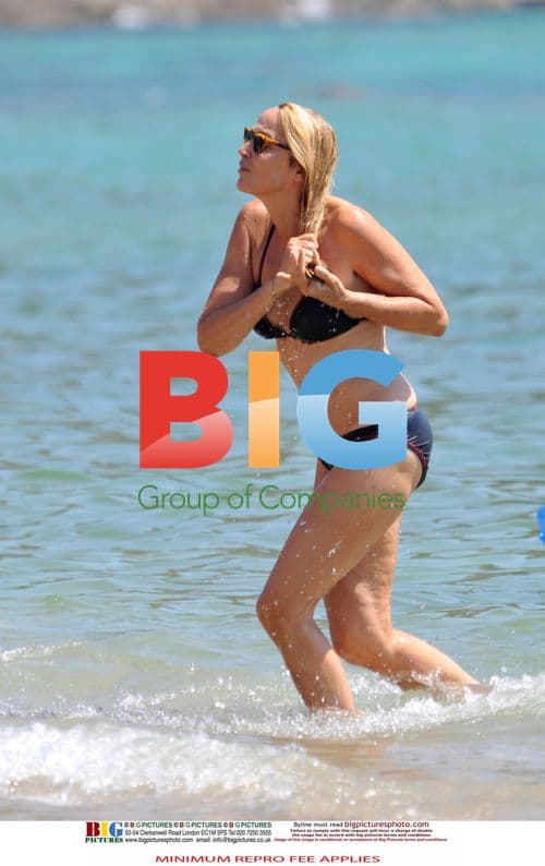 Jerry Hall's New Beach Boyfriend